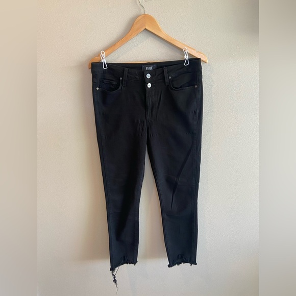 PAIGE Denim - PAIGE Denim Huston Crop Black Shadow Size 29 Distressed Hem Double Button